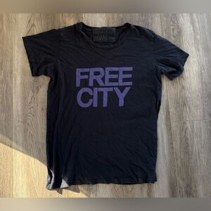 Freecity Tee Size Medium/Large